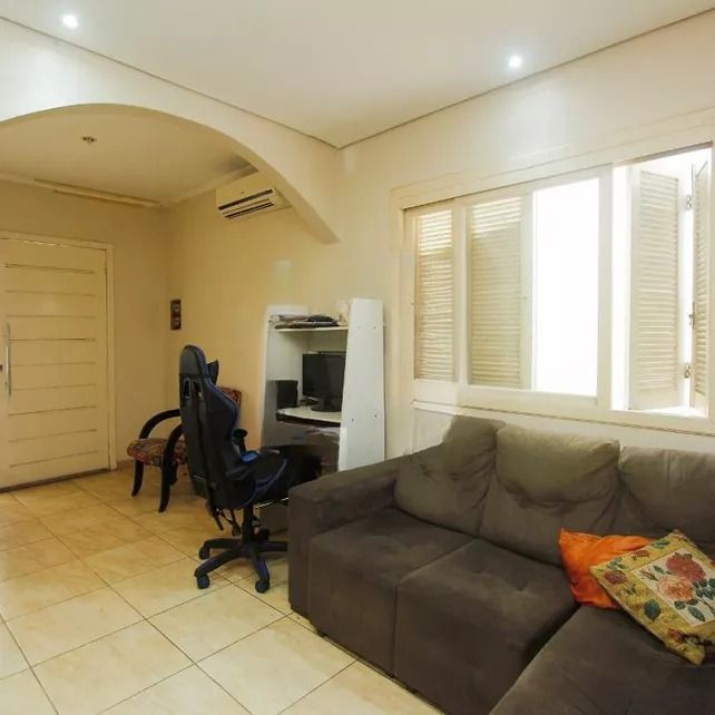 Casa à venda com 2 quartos, 120m² - Foto 2