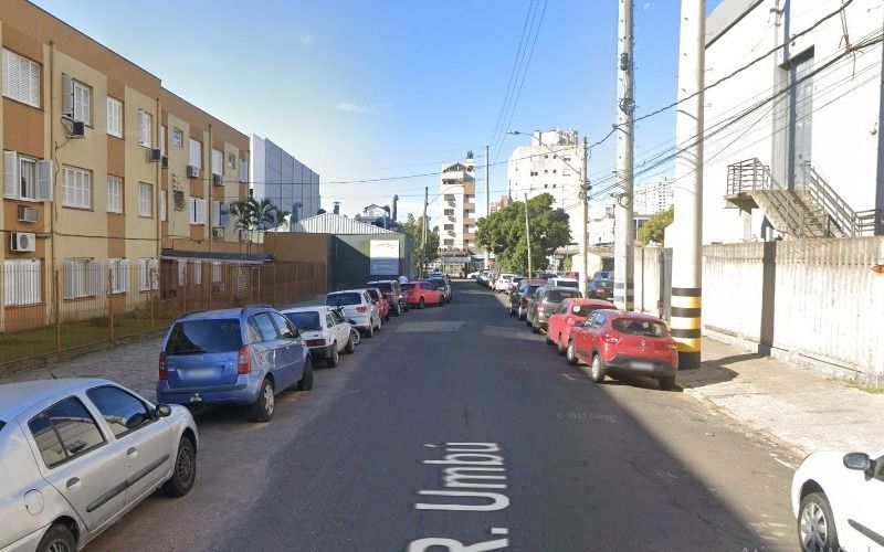 Apartamento de 2 dormitórios, vaga rotativa-  Rua Umbú - Passo da Areia