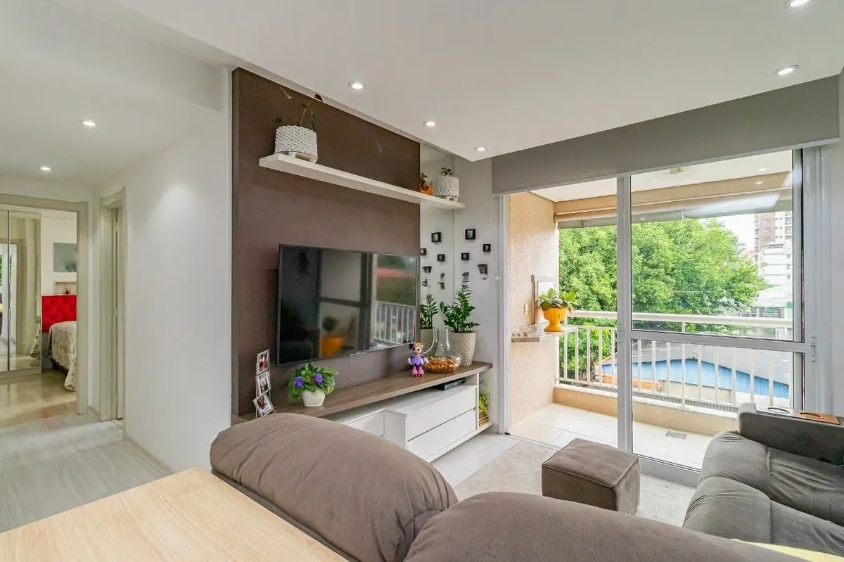 Apartamento 2 Dorm com Suíte, Sacada e Vaga