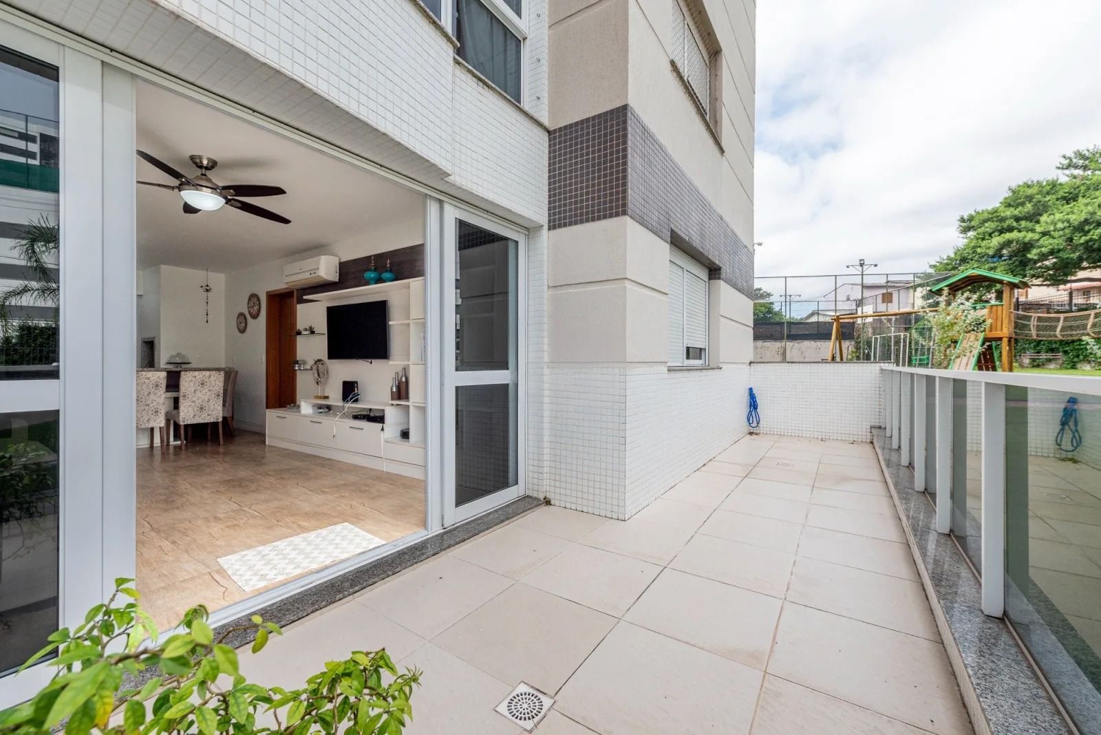 Apartamento à venda com 3 quartos, 108m² - Foto 13