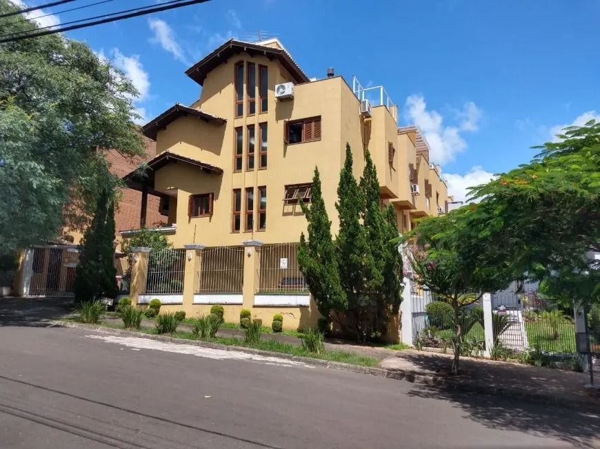 Casa em condomínio com 3 dormitorios - no Jardim Planalto