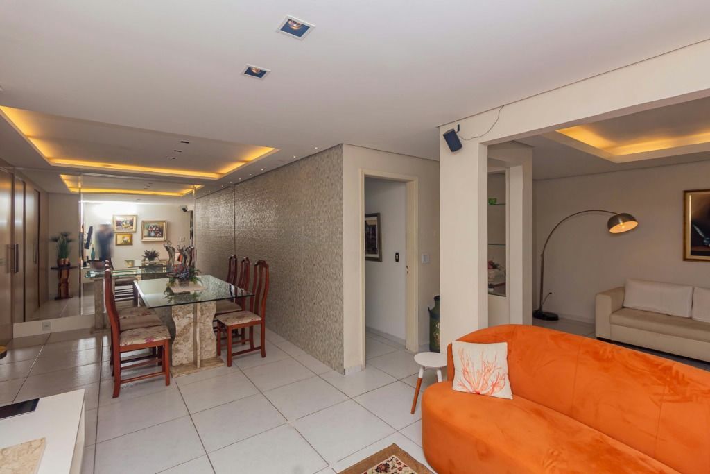 Casa 3 dormitórios, 2 suítes, piscina