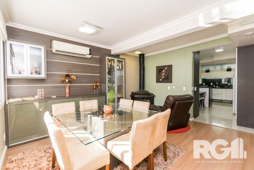Casa de Condomínio à venda com 4 quartos, 150m² - Foto 2