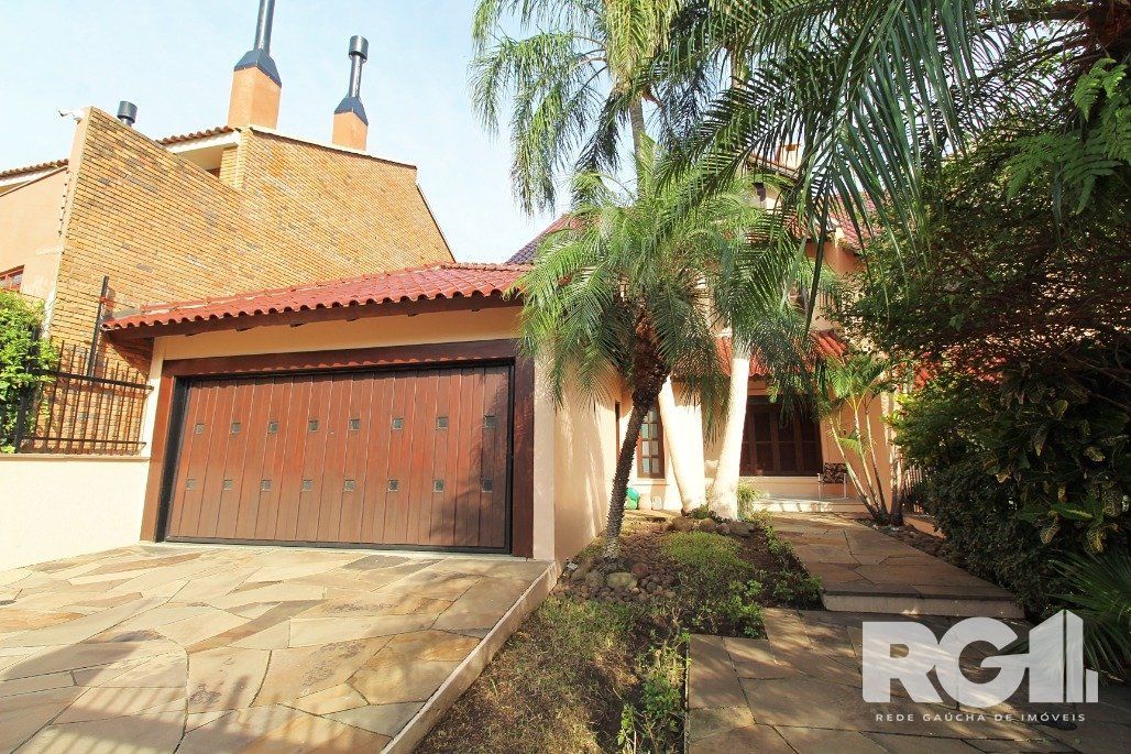 Casa à venda com 4 quartos, 381m² - Foto 1