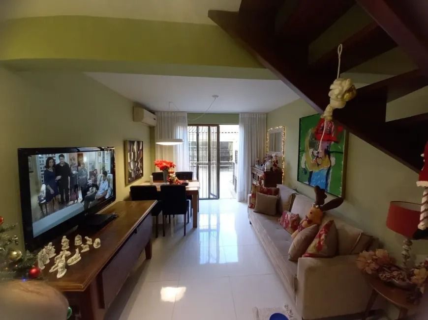 Casa de 3 Andares com Pátio e Churrasqueira Próxima ao Bourbon Country