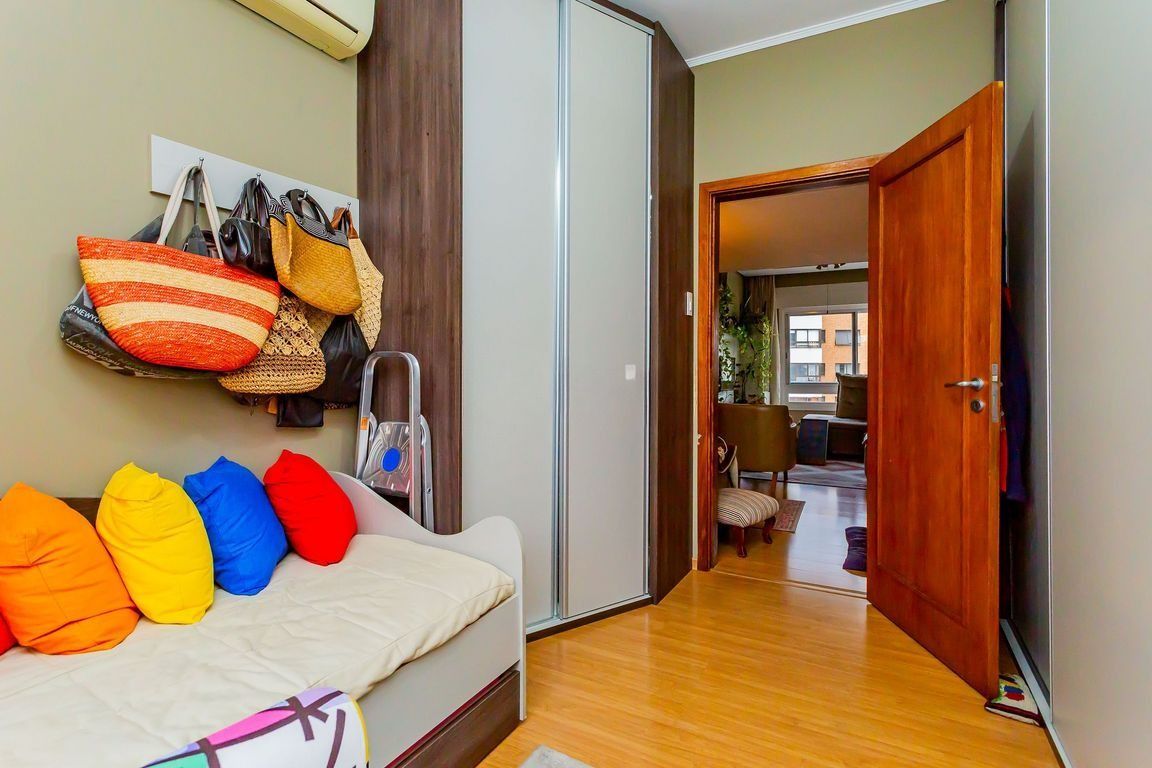 Apartamento à venda com 3 quartos, 223m² - Foto 19