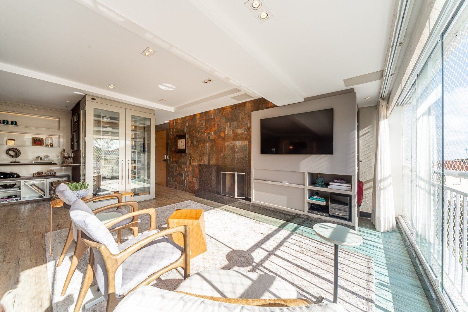 Apartamento com duas suítes no Jardim Europa