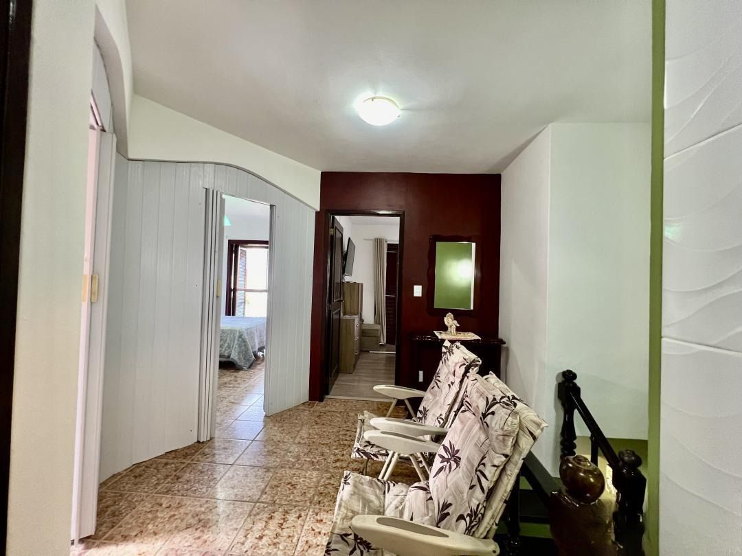 Casa à venda com 5 quartos, 176m² - Foto 14