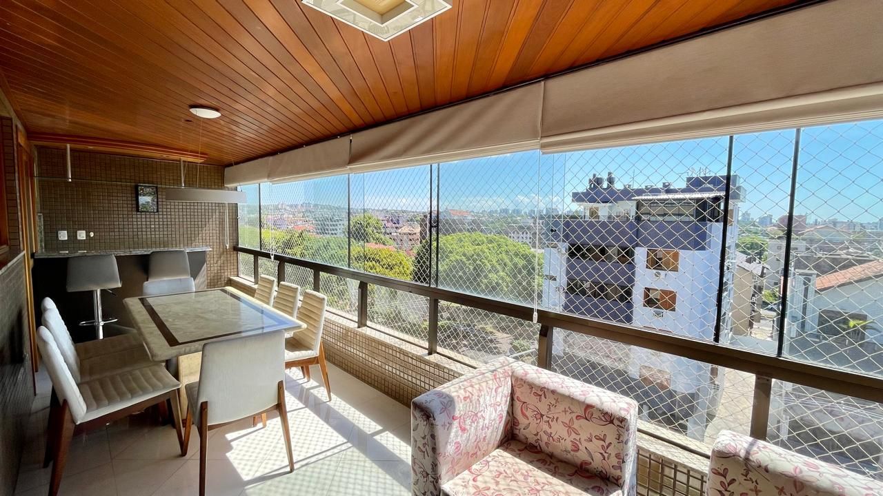 Apartamento mobiliado com sacada e churrasqueira