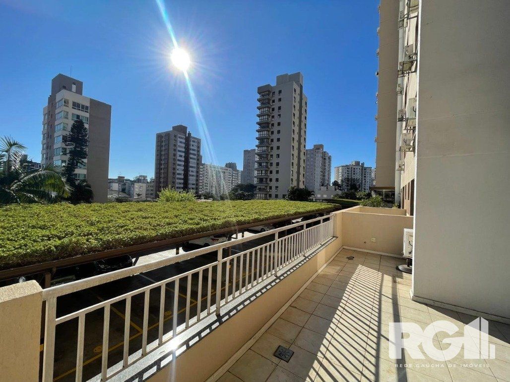 Apartamento à venda com 2 quartos, 85m², 1 suíte, 2 vagas, Avenida Andaraí no bairro Passo da Areia em Porto Alegre