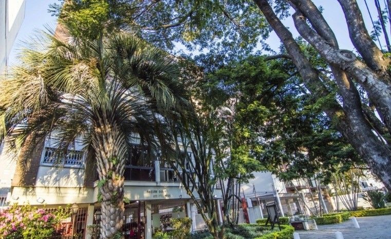 Apartamento 2 dormitórios à venda no Petrópolis | 83m² e 1 vaga