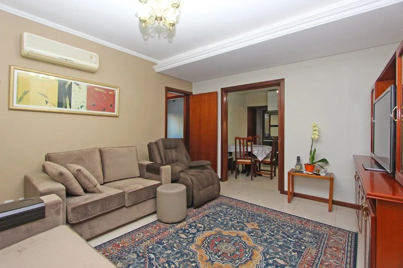 Casa à venda com 5 quartos, 192m² - Foto 1