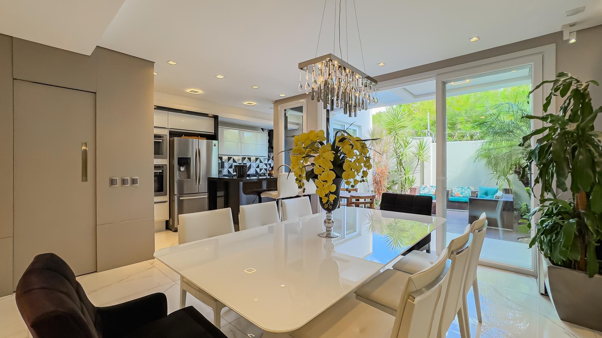 Casa de Condomínio à venda com 3 quartos, 330m² - Foto 6