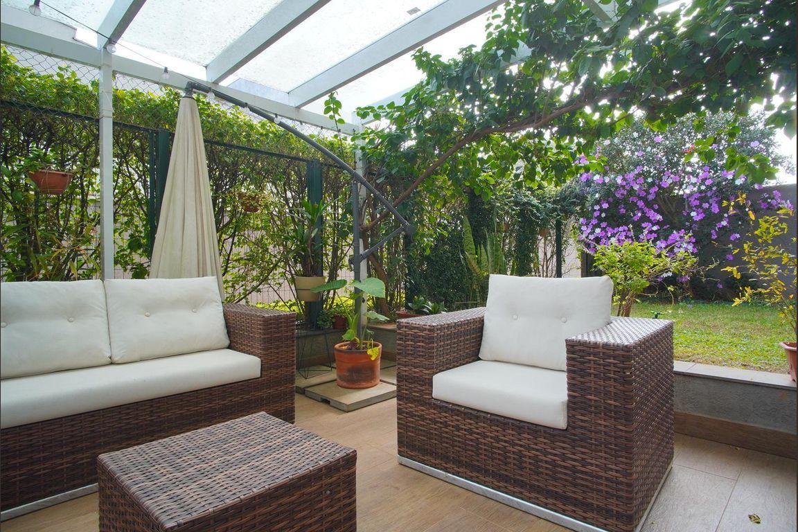 Apartamento garden semimobiliado 2 dormitórios, e vaga pra 2 carros.
