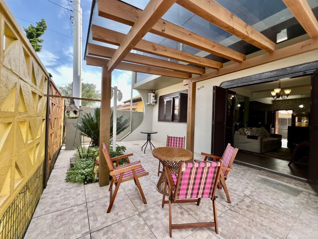 Casa à venda com 5 quartos, 176m² - Foto 2
