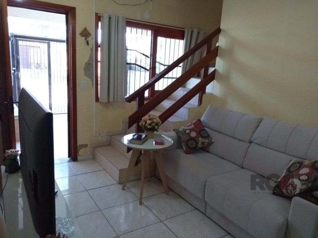 Casa à venda com 2 quartos, 71m² - Foto 3
