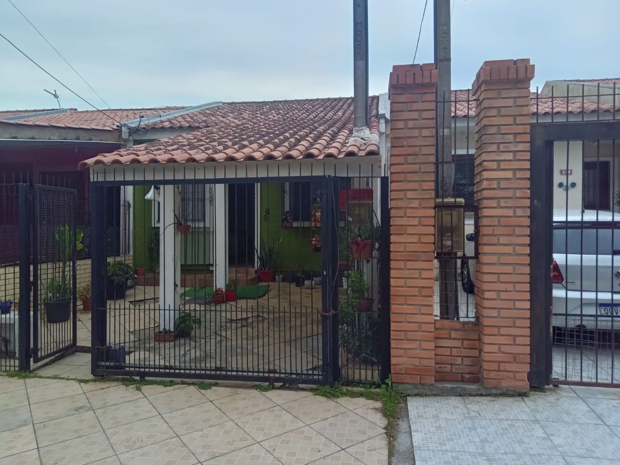 Casa à venda com 2 quartos, 65m² - Foto 1