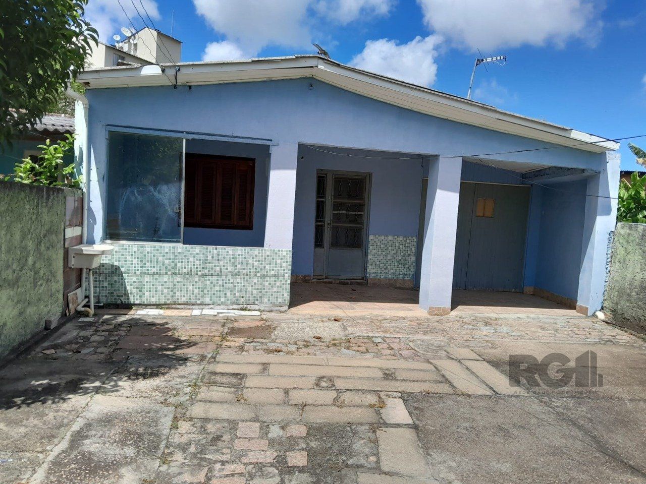 casa 2 dormitórios  com vaga de gararem no bairro   Restinga Porto Alegre RS