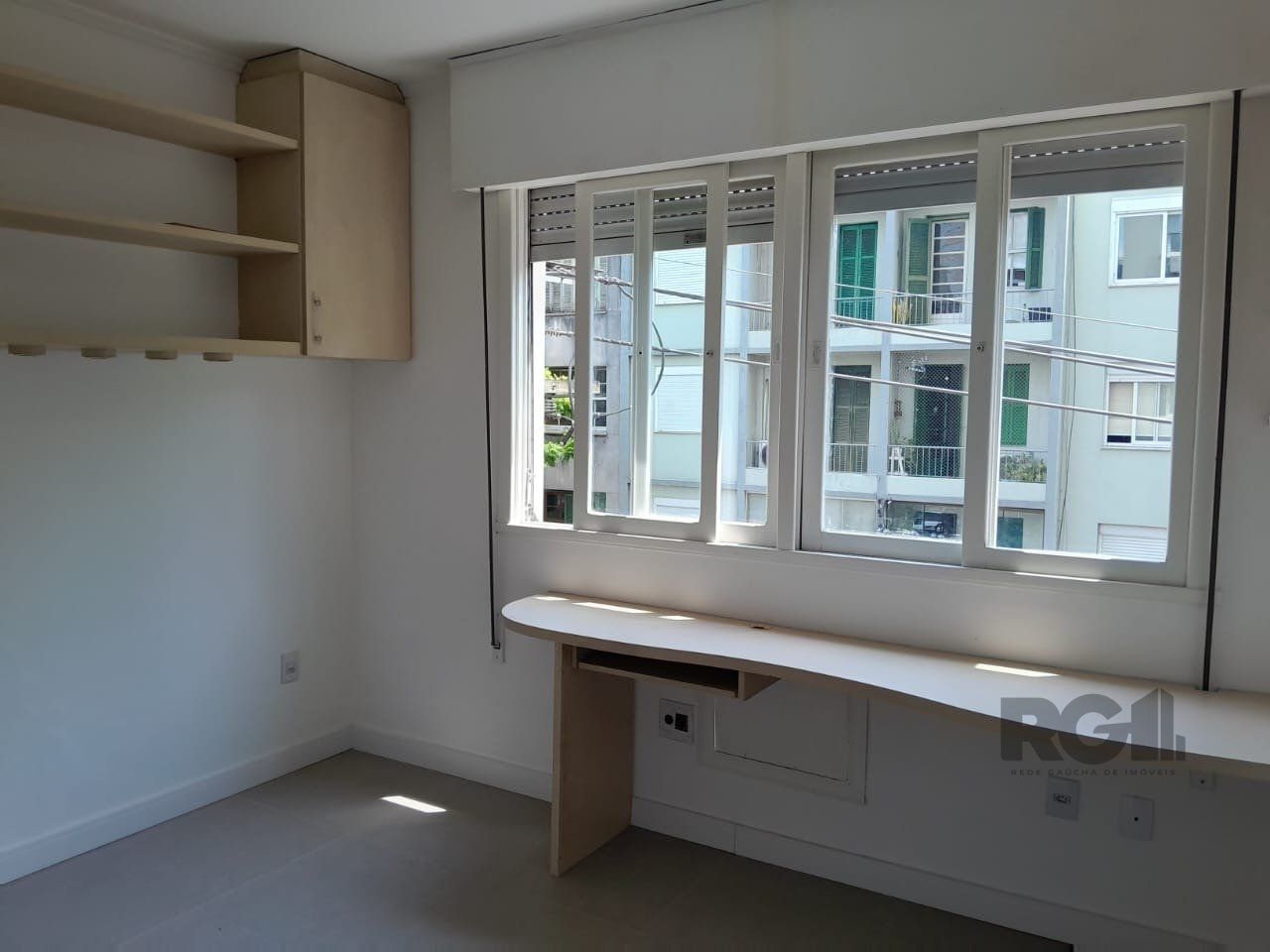 Apartamento à venda com 3 quartos, 100m² - Foto 2