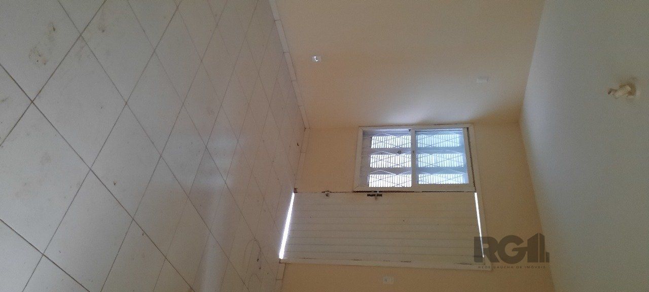 Casa à venda com 8 quartos, 200m² - Foto 52