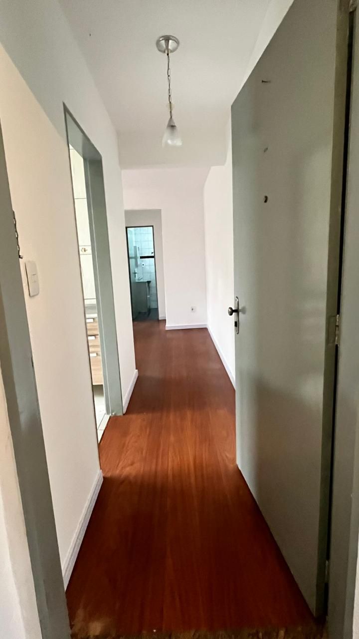 Apartamento térreo de frente de 1 dormitório , portaria , salão de festas , estacionamento !