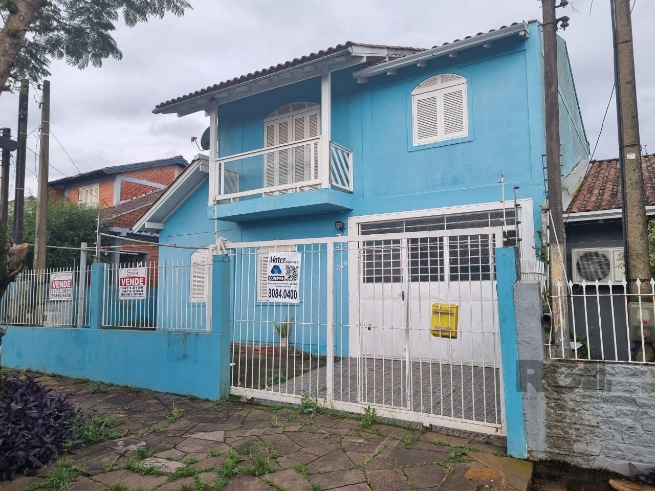 Casa à venda com 3 quartos, 216m² - Foto 1