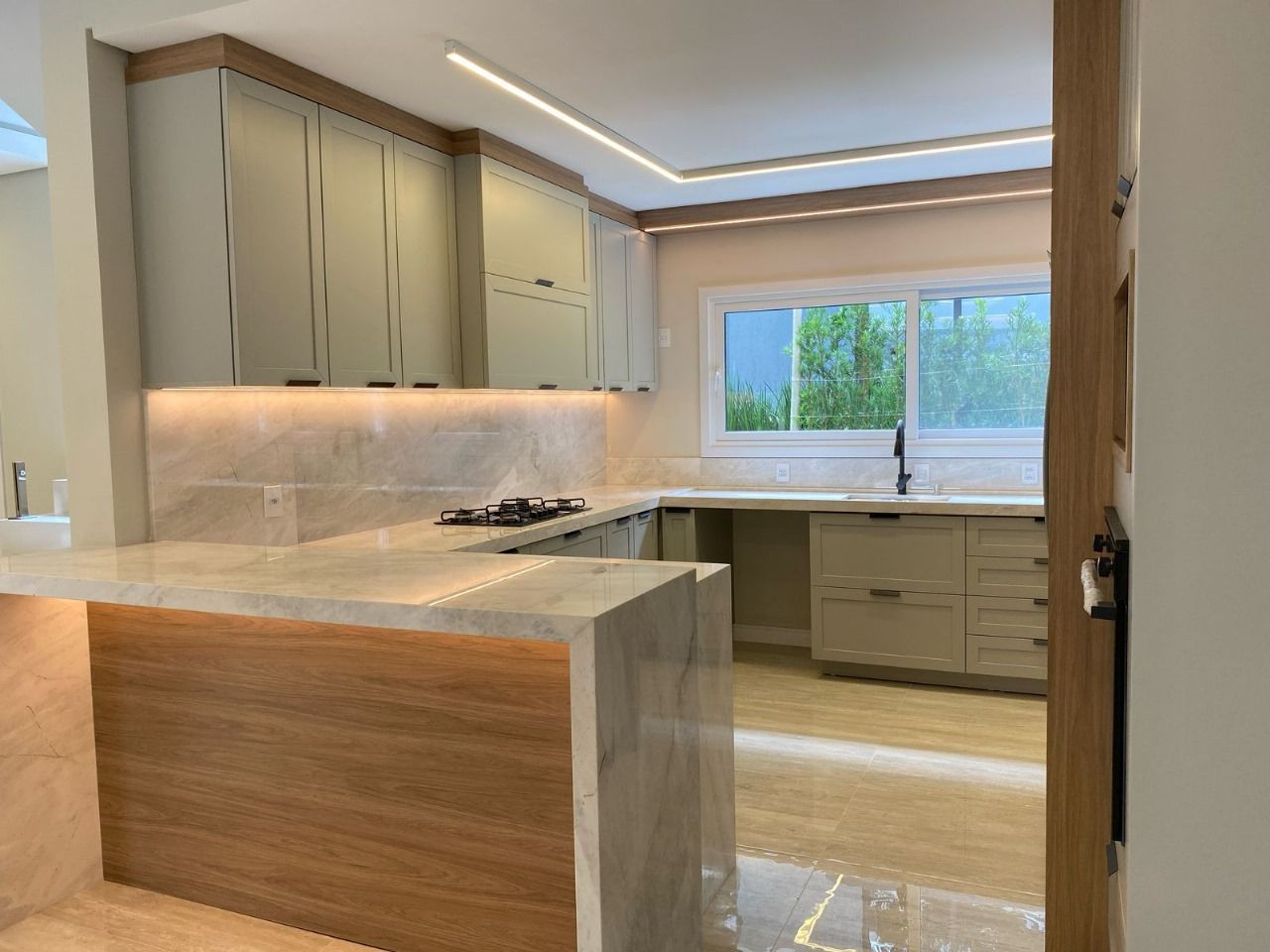 Casa de Condomínio à venda com 3 quartos, 321m² - Foto 10
