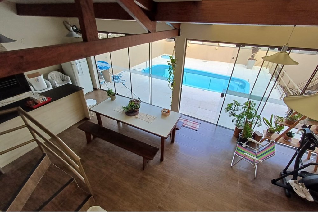 Casa à venda com 3 quartos, 318m² - Foto 15