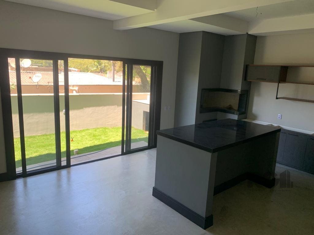 Casa à venda com 3 quartos, 232m² - Foto 2