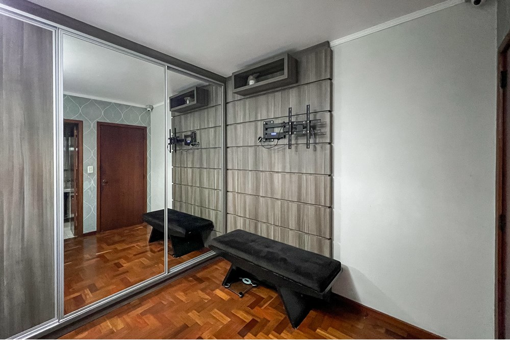 Casa à venda com 4 quartos, 246m² - Foto 4