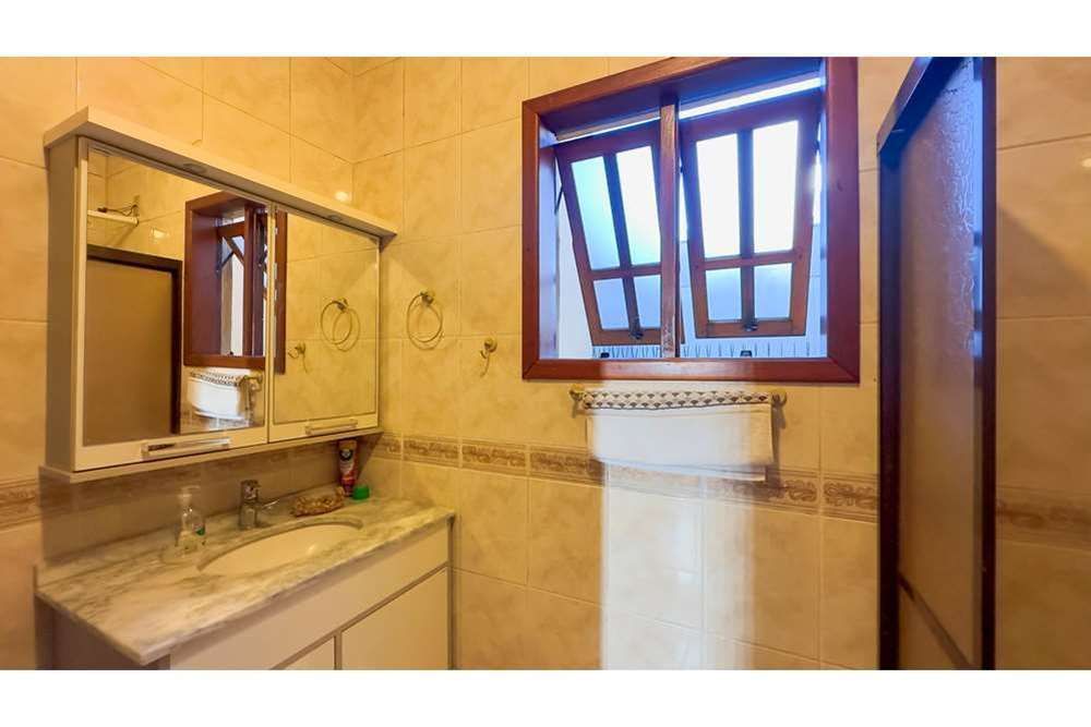 Casa à venda com 4 quartos, 307m² - Foto 7
