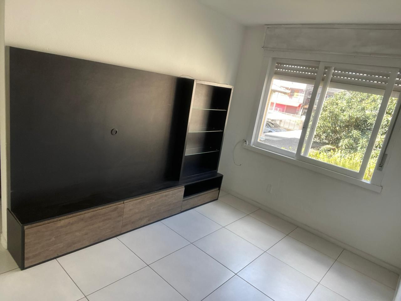 Apartamento com 01 Quarto e 01 Vaga escriturada no Bairro Jardim do Salso
