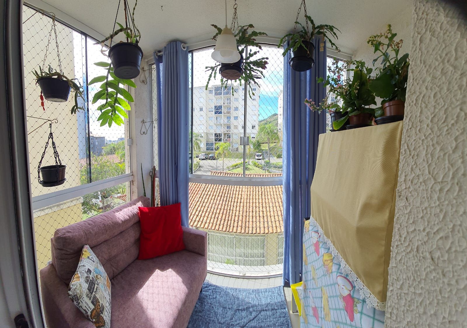 Apartamento com 03 dormitórios (01 suíte), 01 vaga no bairro Morro Santana