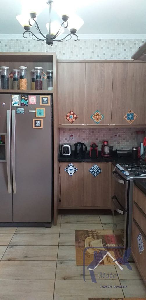 Casa à venda com 4 quartos, 273m² - Foto 16