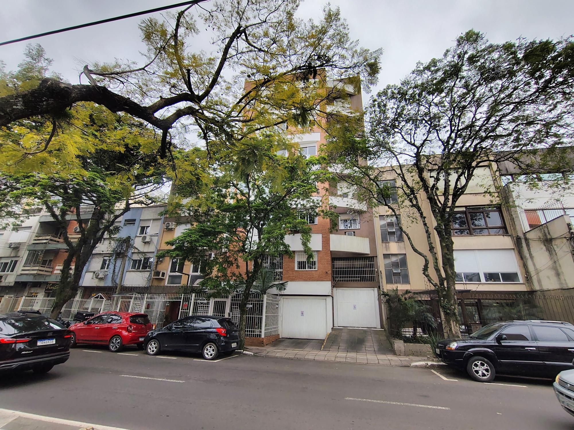 Belo apartamento desocupado pronto para morar.