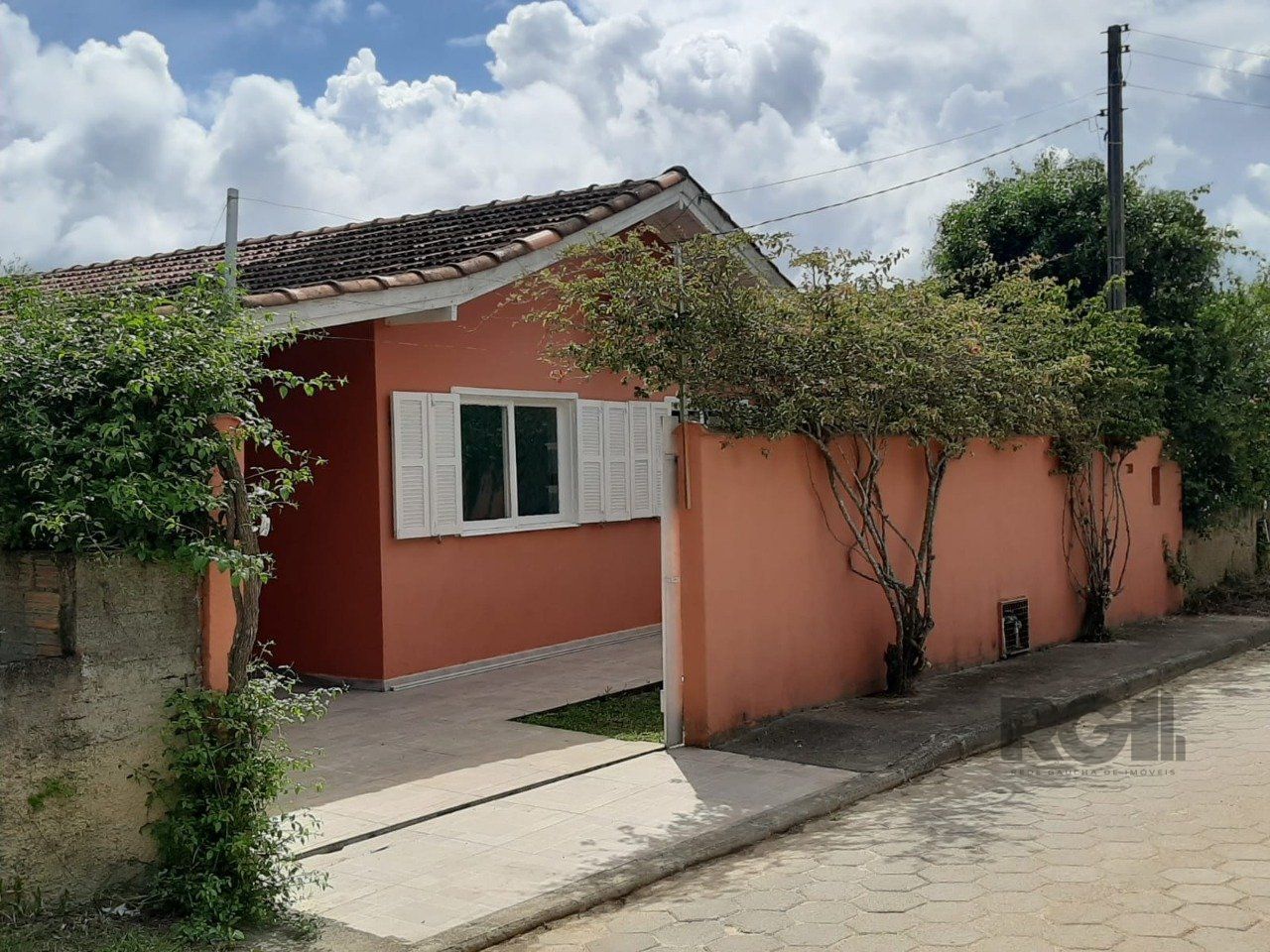 Casa à venda com 3 quartos, 107m² - Foto 2