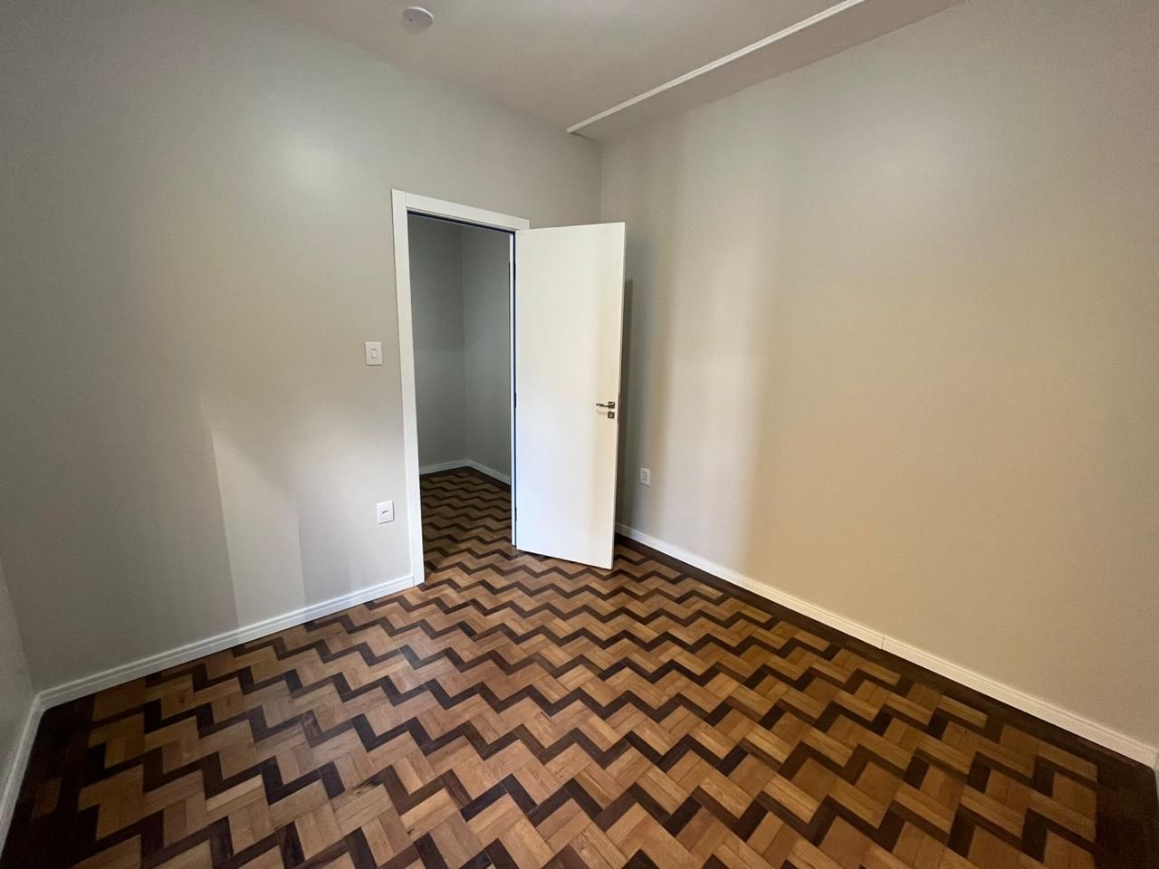 Apartamento à venda com 1 quarto, 34m² - Foto 1