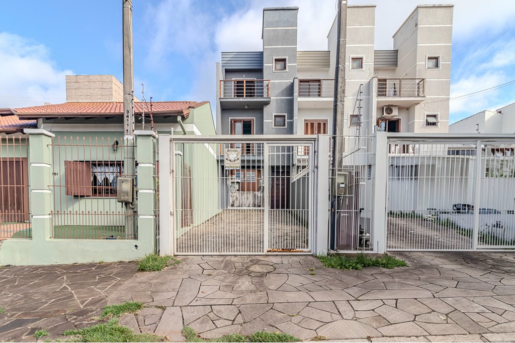 Casa à venda com 3 quartos, 156m² - Foto 1