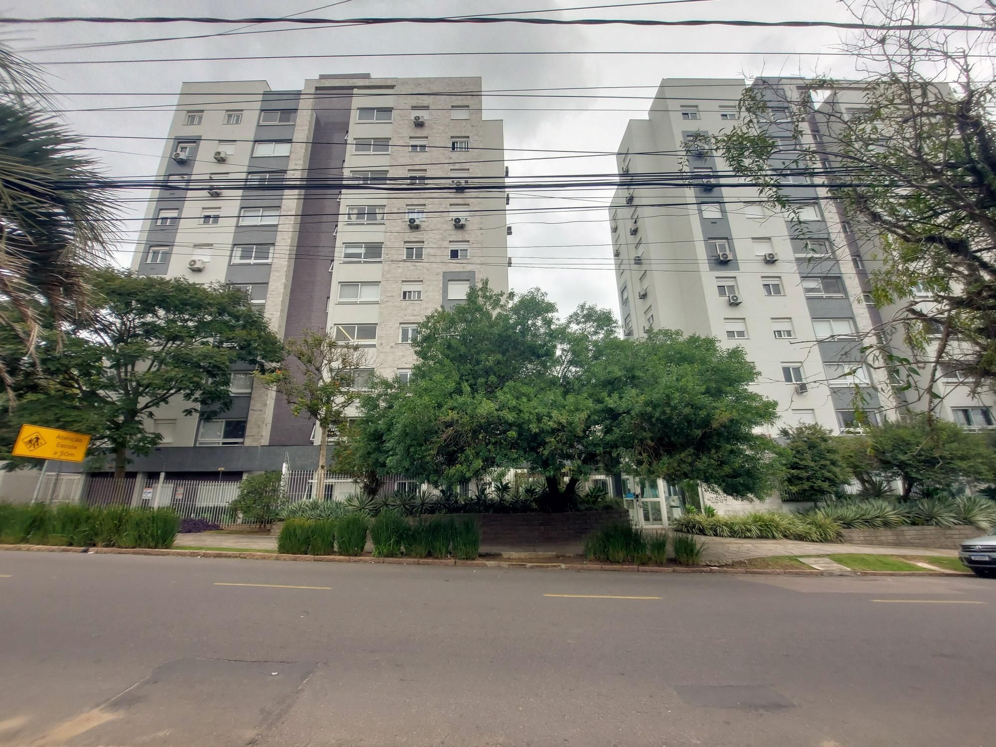 Apartamento à venda com 72m², 3 quartos, 1 suíte, 1 vaga no bairro Camaquã em Porto Alegre