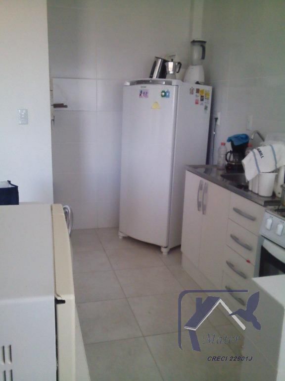 Apartamento à venda com 2 quartos, 66m² - Foto 2