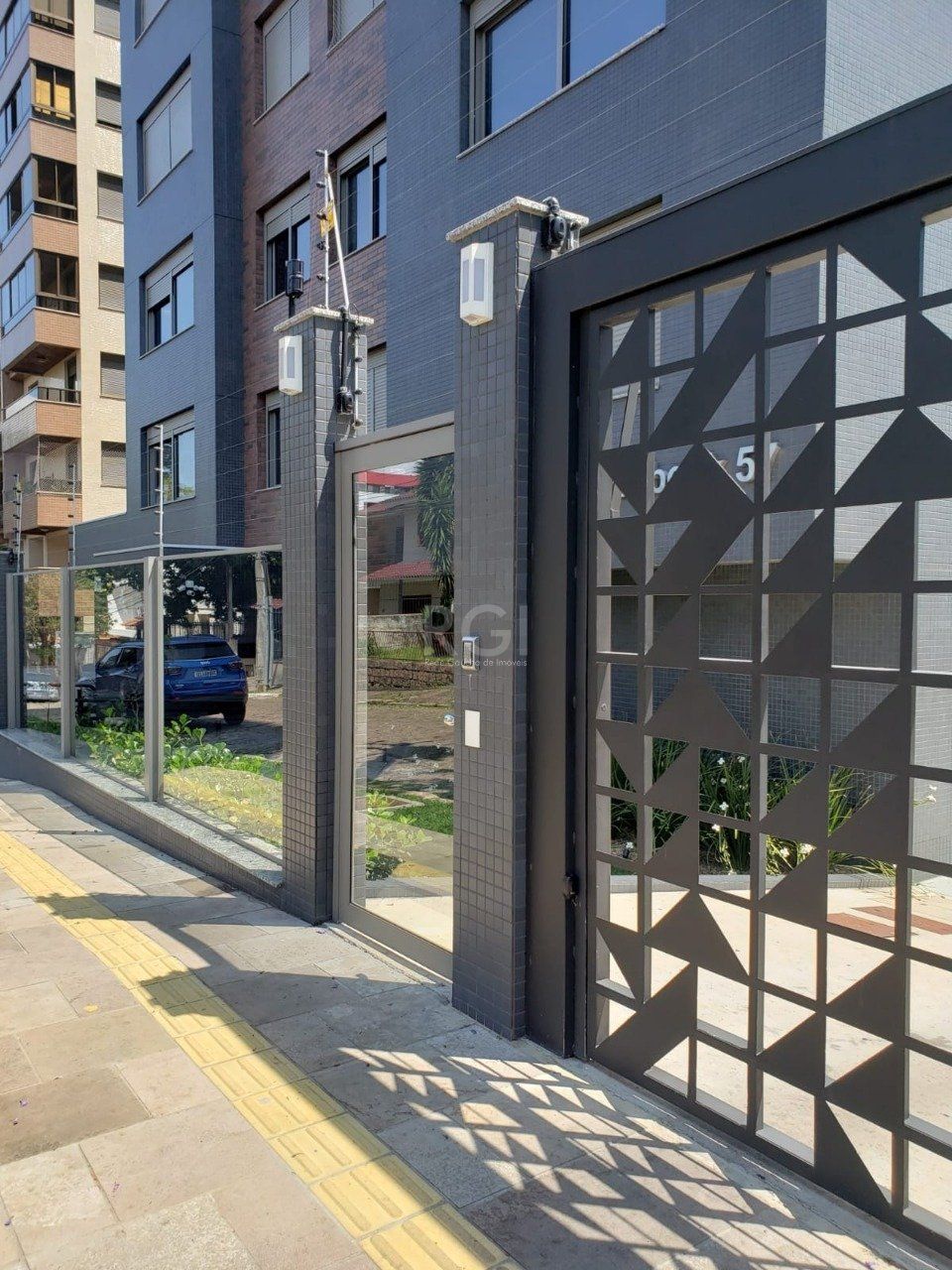 Apartamento à venda com 3 quartos, 145m² - Foto 3