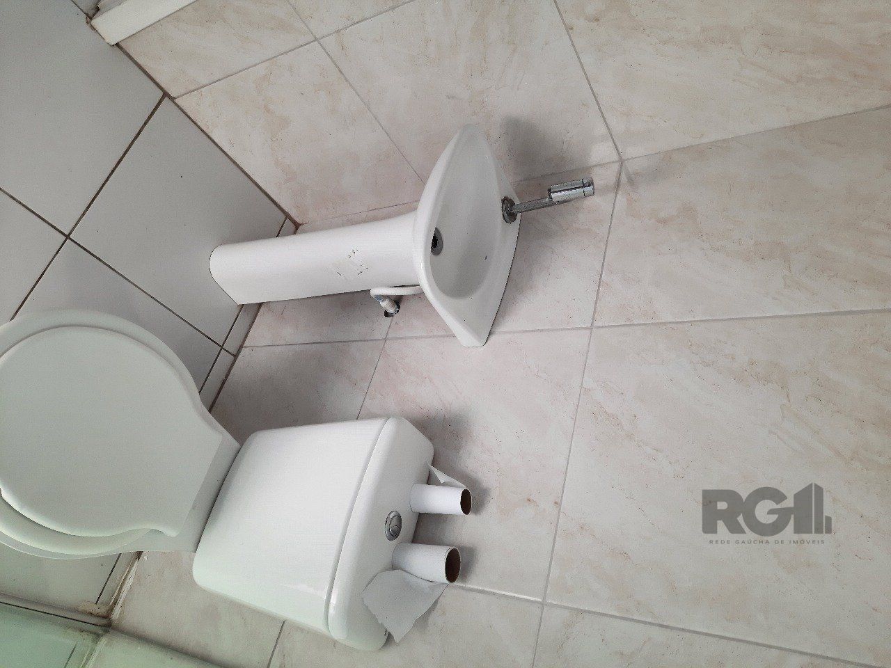 Casa à venda com 8 quartos, 200m² - Foto 27