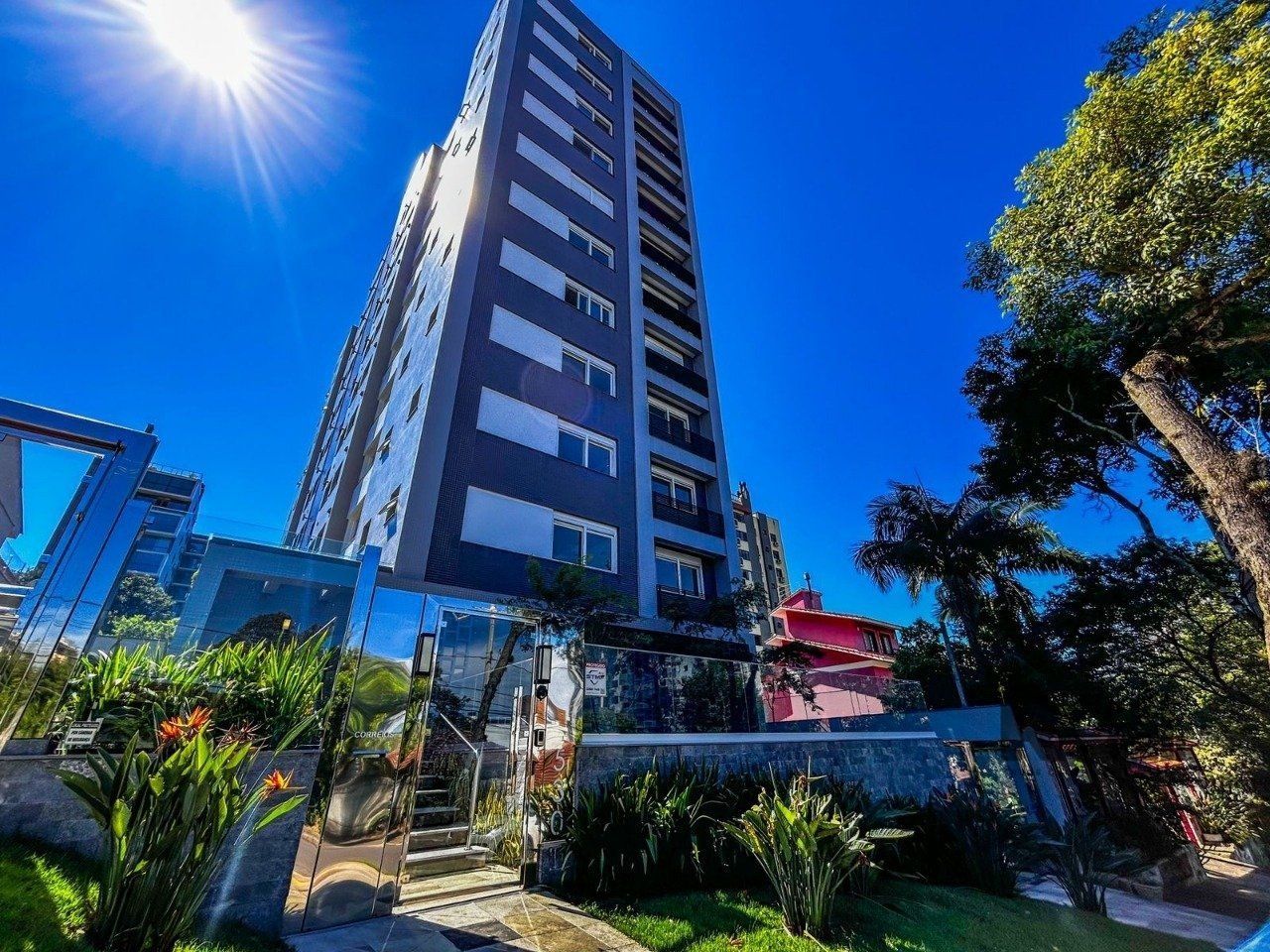 Apartamento à venda com 3 quartos, 143m² - Foto 2