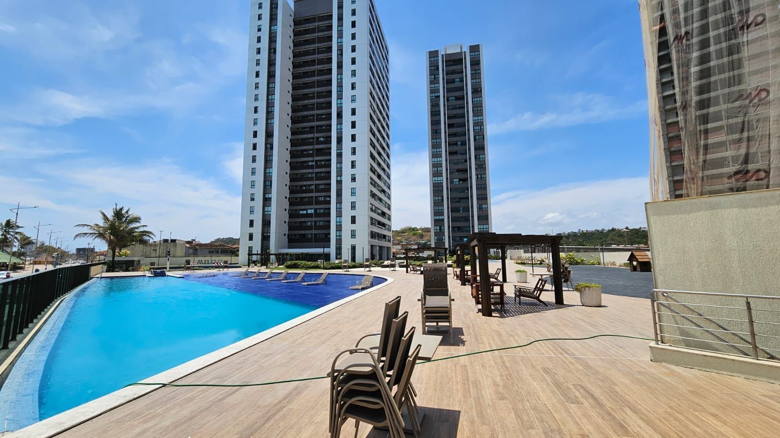 Apartamento 3 quartos, 3 suítes, 2 vagas, frente mar em Jacarecica, Maceió - Alagoas