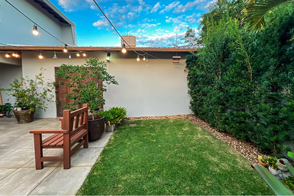 Casa à venda com 4 quartos, 246m² - Foto 26