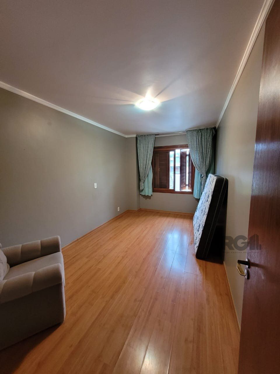 Casa à venda com 3 quartos, 251m² - Foto 4