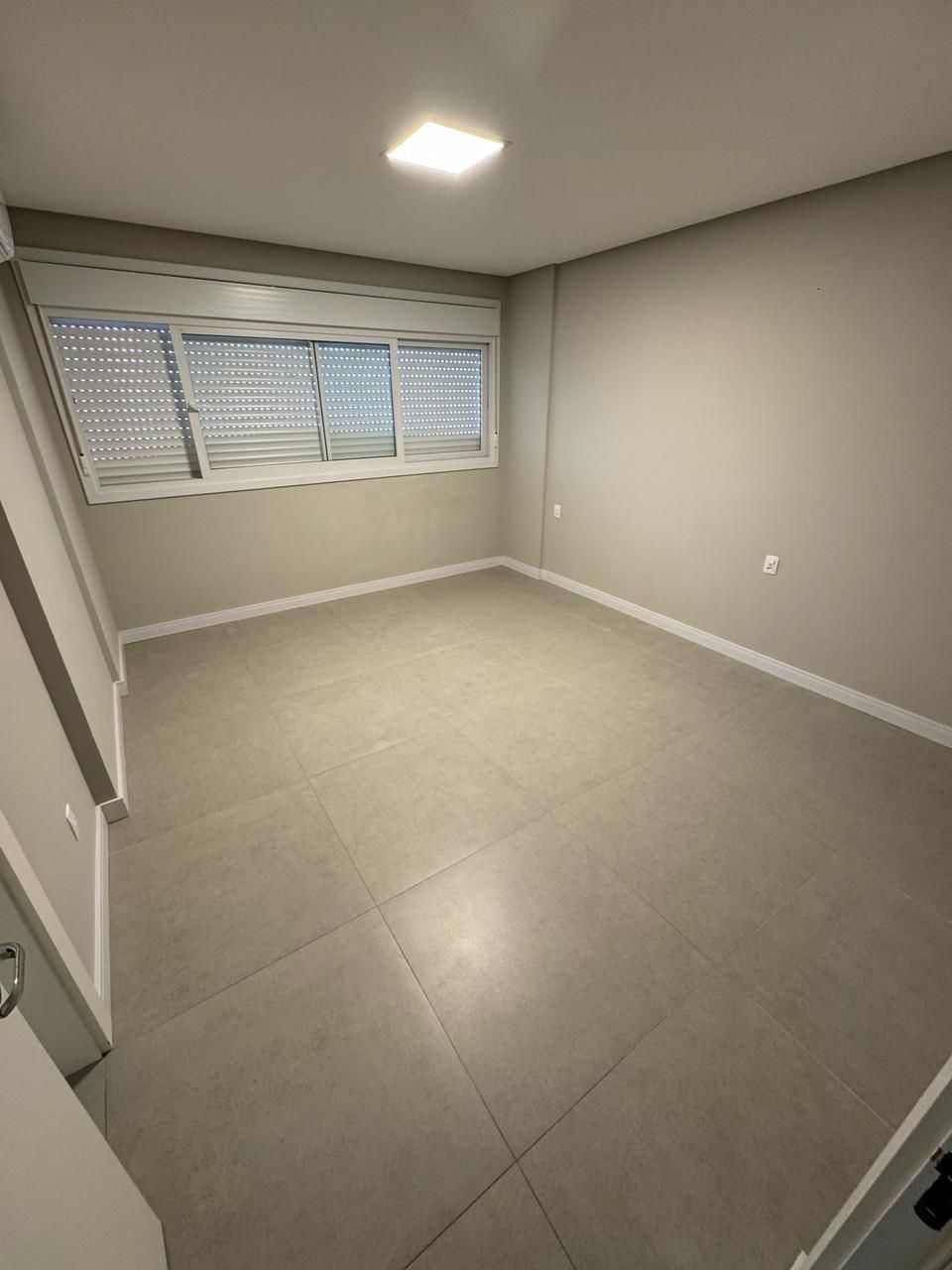 Apartamento à venda com 2 quartos, 82m² - Foto 2
