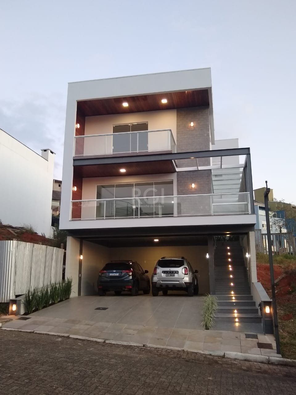 Casa à venda com 3 quartos, 200m² - Foto 2