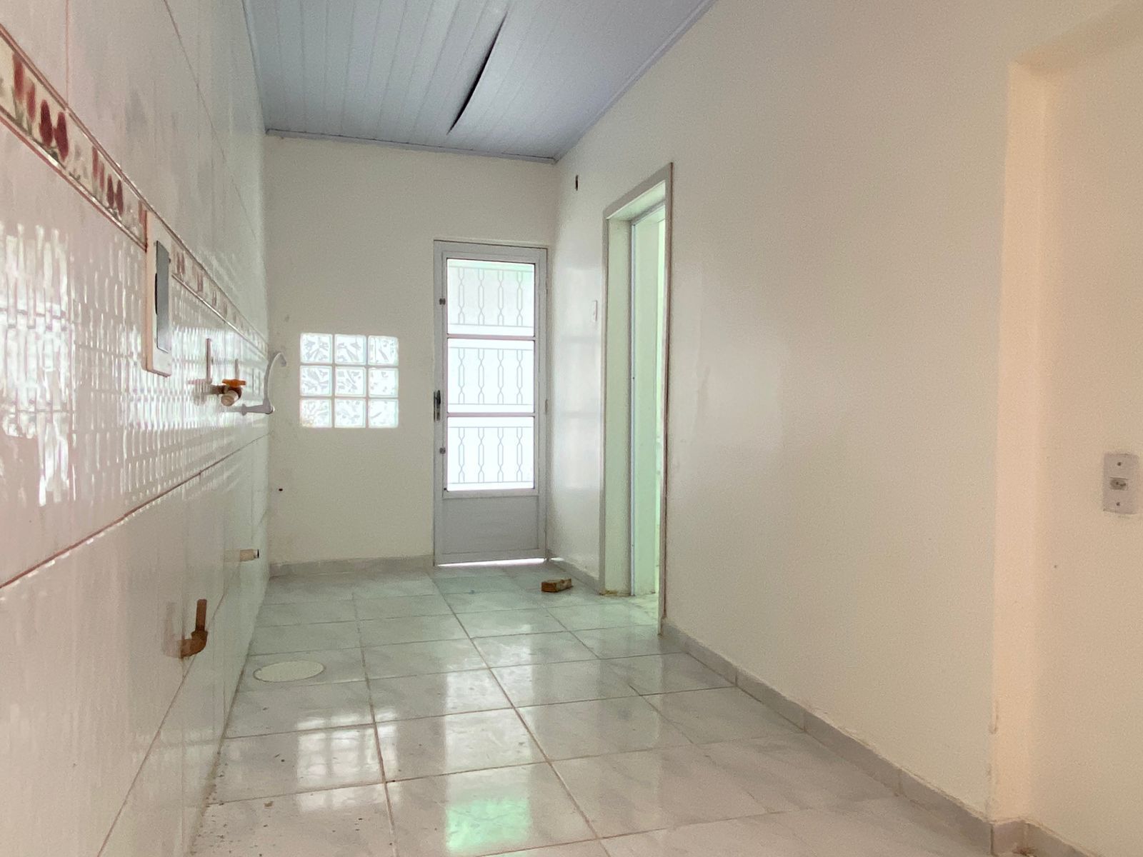 Casa à venda com 3 quartos, 244m² - Foto 8