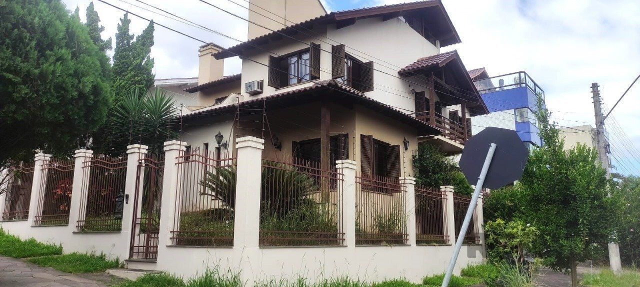 Casa, 5 quartos, 338 m² - Foto 1